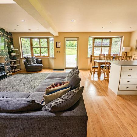 Villa Elm Escapes Knighton  Exterior foto