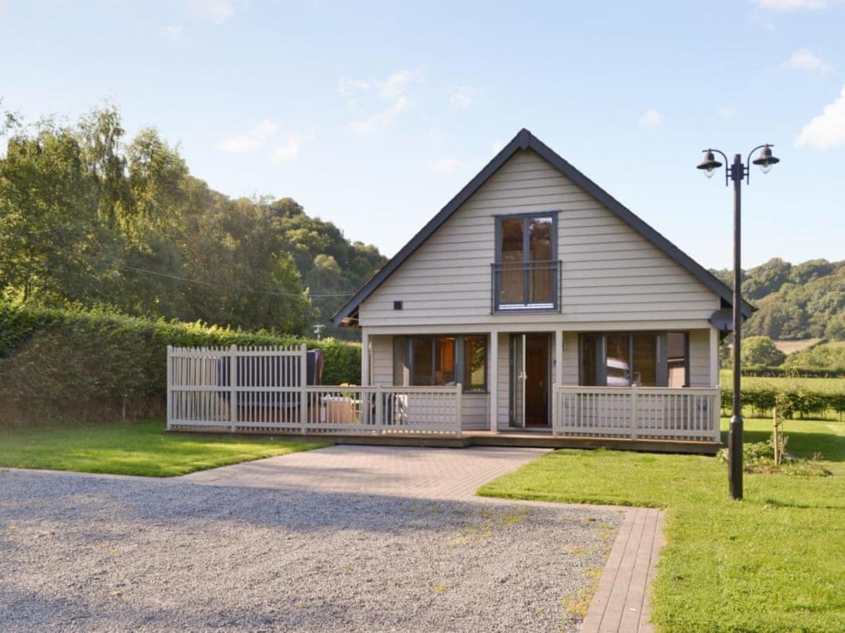 Villa Elm Escapes Knighton  Exterior foto